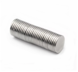mahnit-neodymovyi-82-mm